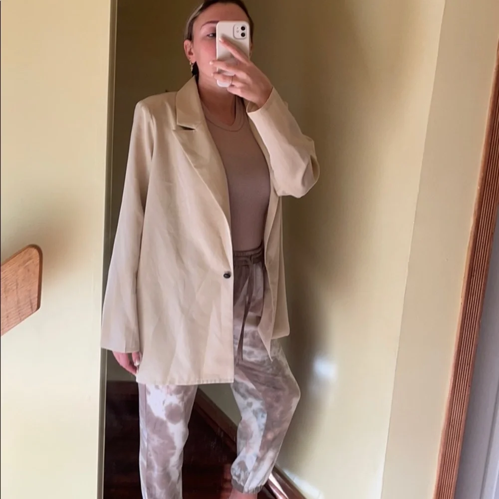 PrettyLittleThing Oversized Blazer - Picture 7 of 7